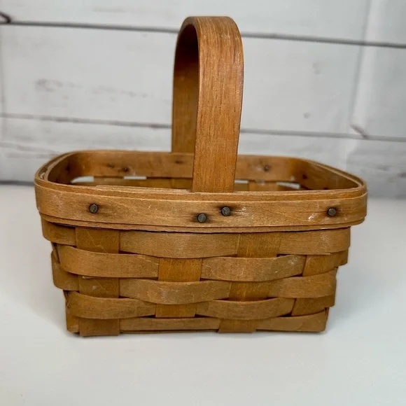 Longaberger | Small Handwoven Basket with Handle - Picture 3 of 7